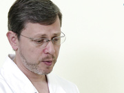 Осмотр по поводу реконструкции груди. Доктор рассказывает как собирается вернуть Лене грудь.