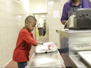 Зион Харви - получил новые кисти рук благодаря американским хирургам